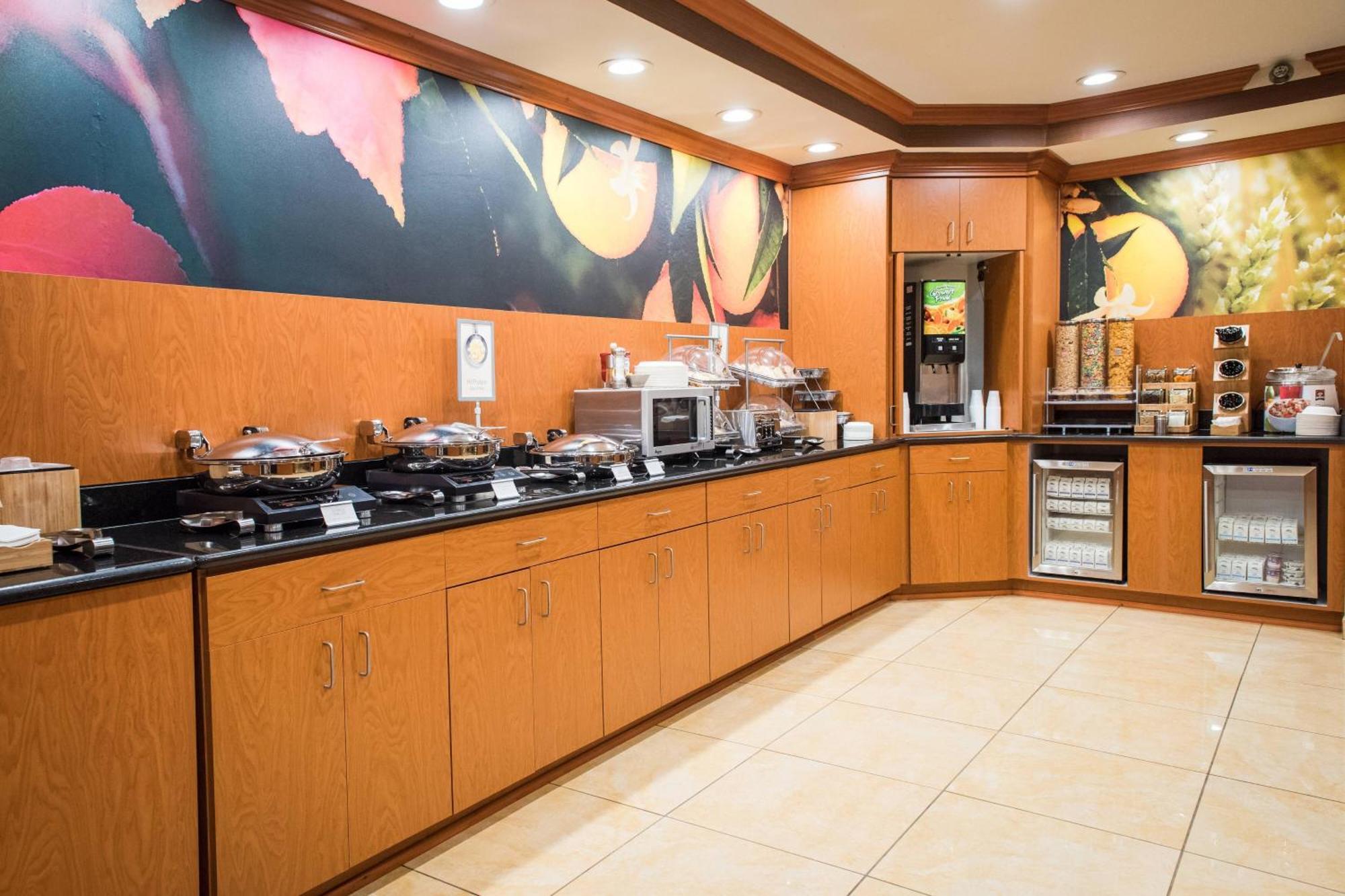 Fairfield Inn & Suites By Marriott Knoxville/East Restaurace fotografie